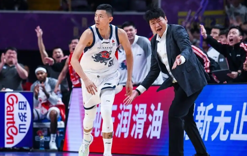 世界杯官网-13分逆转+压哨绝杀!山东男篮89-88胜浙江,昂首挺进俱乐部杯四强